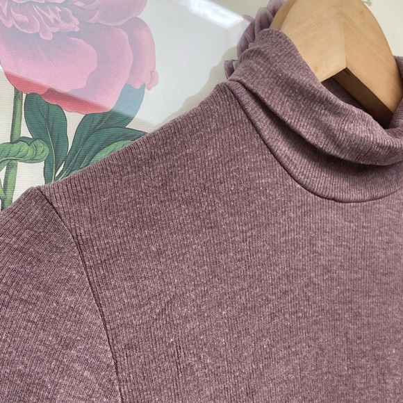 Wilfred Only Turtleneck - Picture 2 of 4